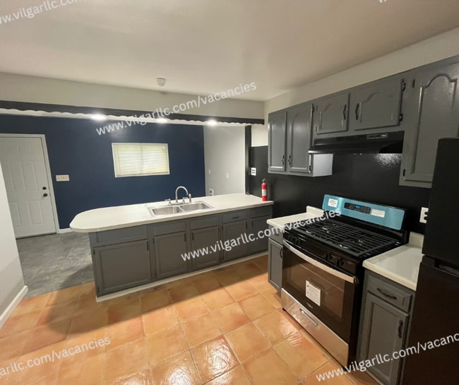 Building Photo - This stunning 4 Bedroom, 1 Bath home in Gary, IN
