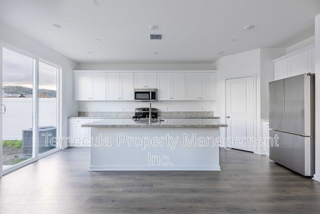 Building Photo - 29243 Victoria Bch Blvd