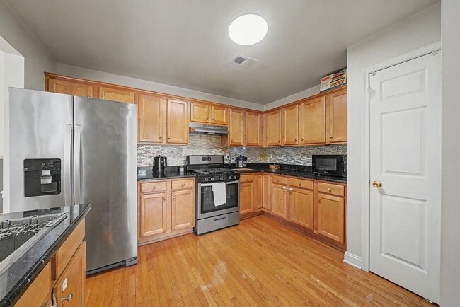 Building Photo - 180 Blue Heron Dr