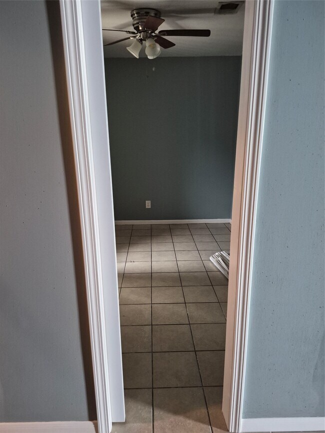 Building Photo - 3506 Cove View Blvd