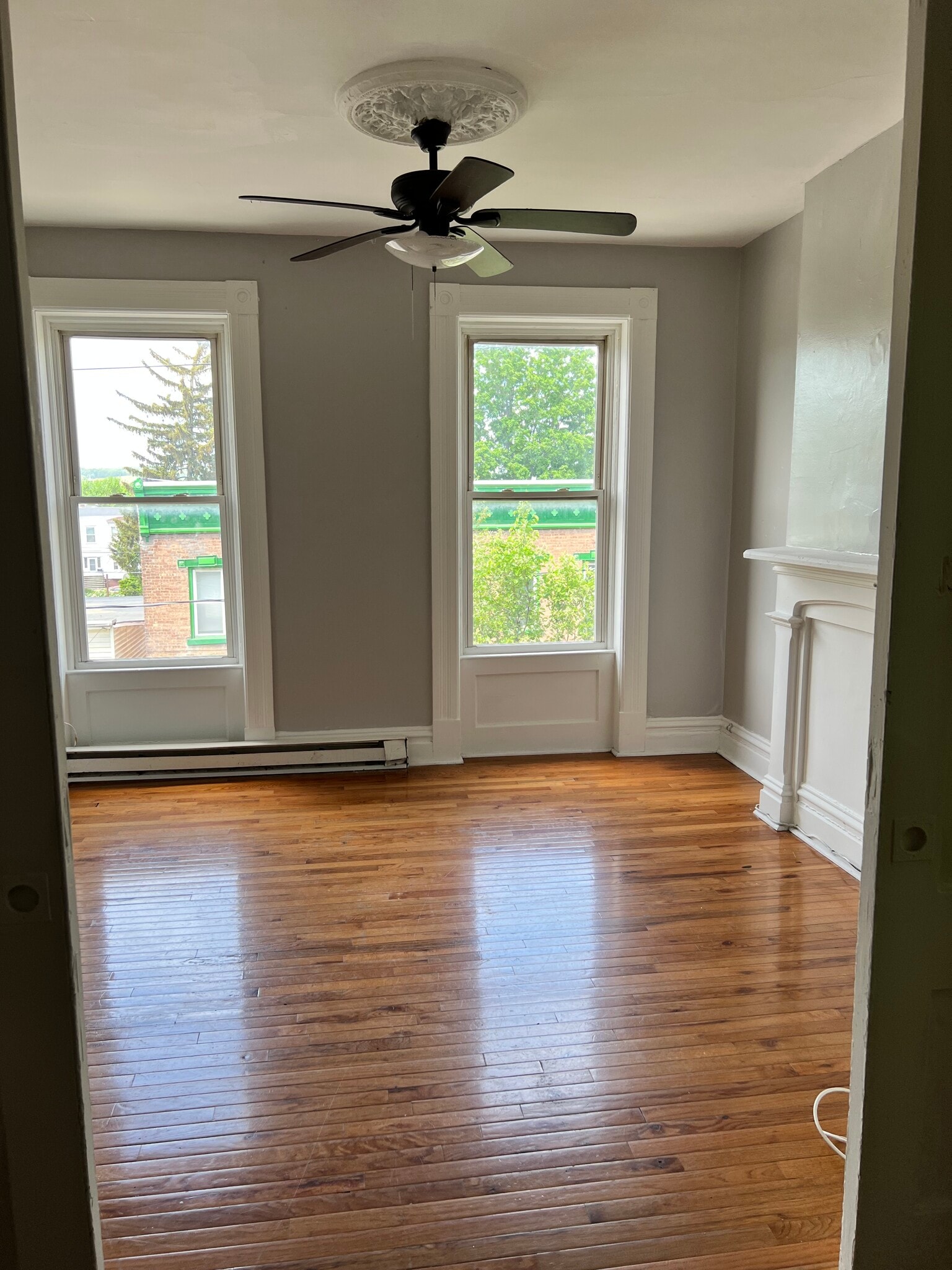 Building Photo - 516 4th St