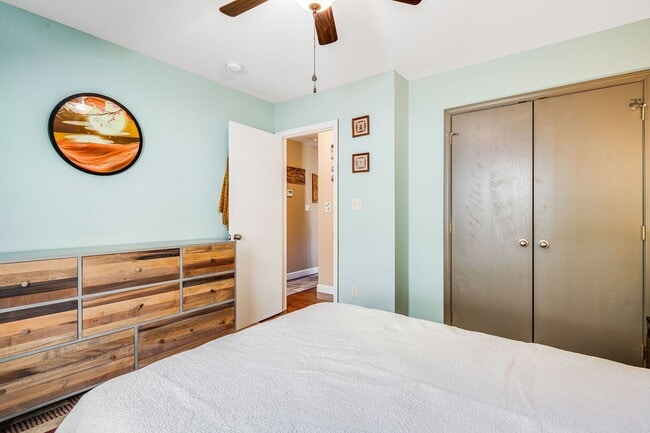 Building Photo - Cozy & Fully-Furnished West Asheville 2-Be...