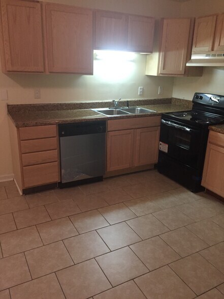 kitchen - 5735 Aftonshire Dr