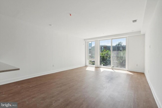 Building Photo - 1614 Ridge Ave