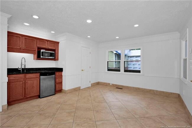 Building Photo - 5704 Kindley Dr