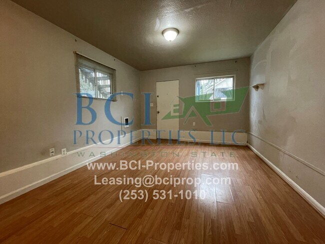 Building Photo - LAW-5503