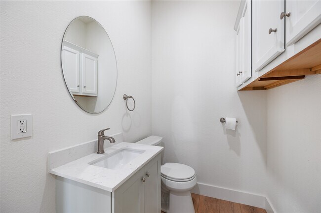 Building Photo - 4710 Ave S