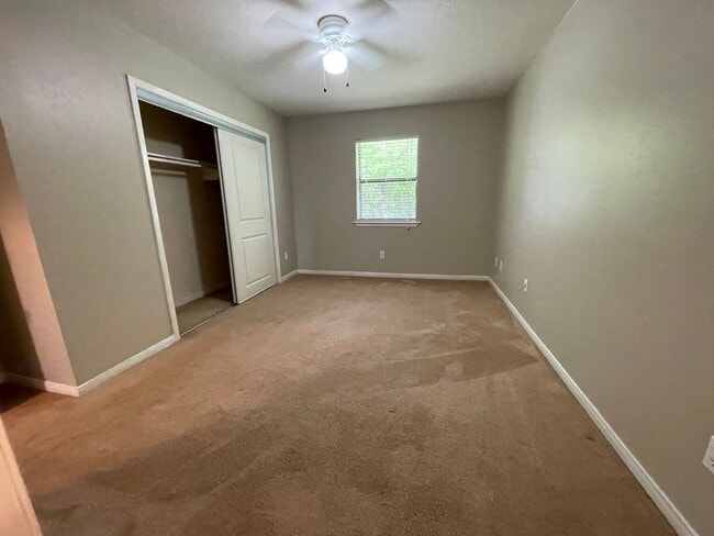 Building Photo - AUGUST PRE-LEASE!  Spacious 2 Bedroom 2 Ba...