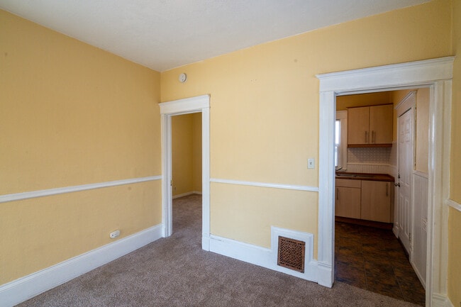 Building Photo - 906 W Colorado Ave