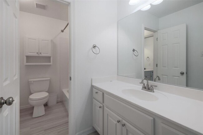 Building Photo - 2279 Fernspring Dr