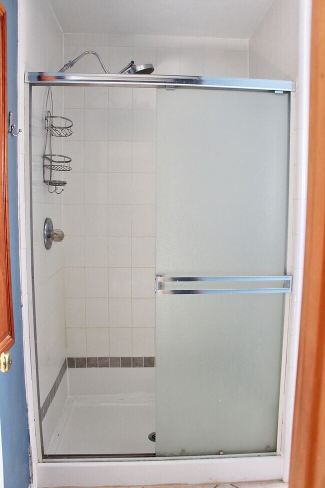 Building Photo - Manitou Springs 2 bedroom / 1 bath Available NOW