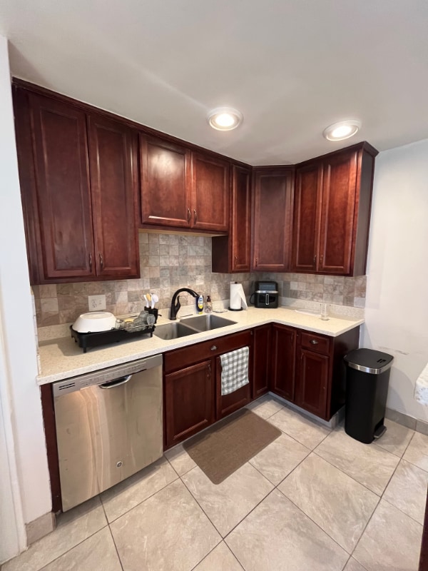 Building Photo - 165 N 400 E