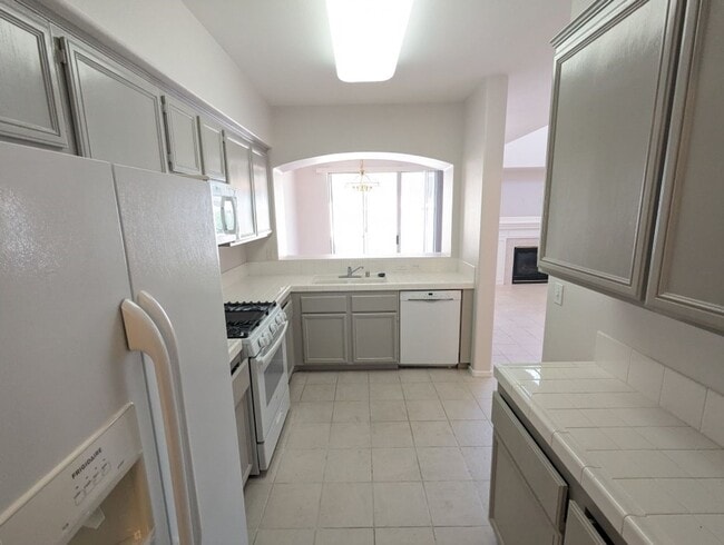 Building Photo - 9901 Trailwood Dr