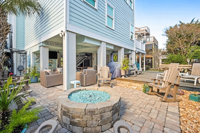 Building Photo - 601 Hazard St