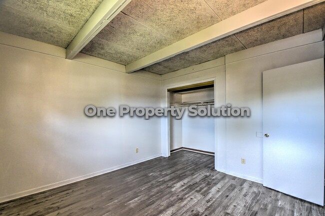 Building Photo - 1333 Logan St