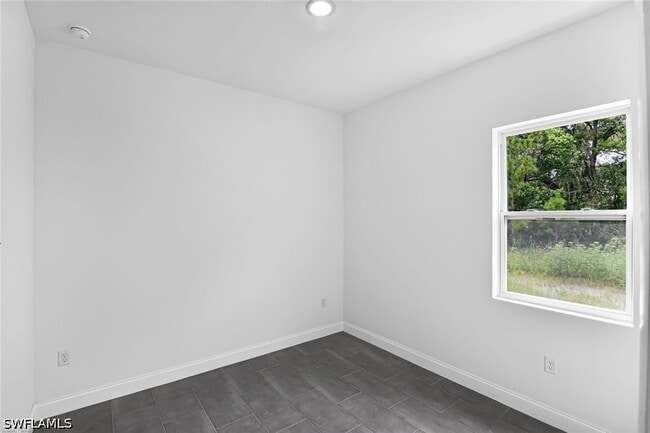 Building Photo - 205 Australian Dr