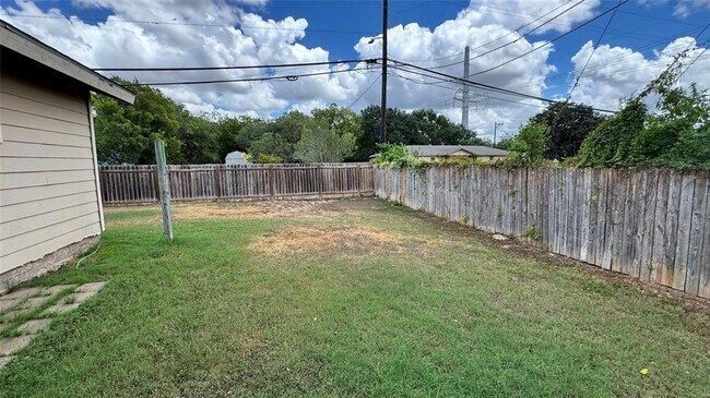 Building Photo - 1308 Conway Dr