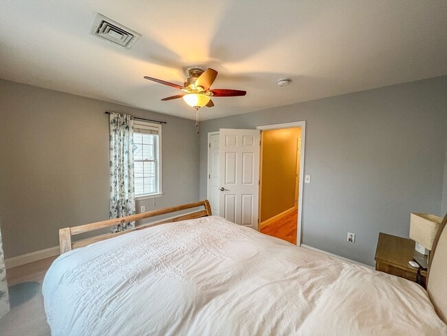 Building Photo - 20 Russell St