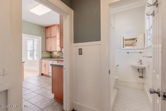 Building Photo - 2923 Downing St