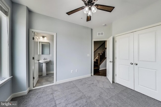 Building Photo - 16580 Crabbs Branch Way