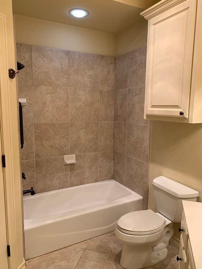 Building Photo - Luxury Garden Home In Tanglewood Terrace!!