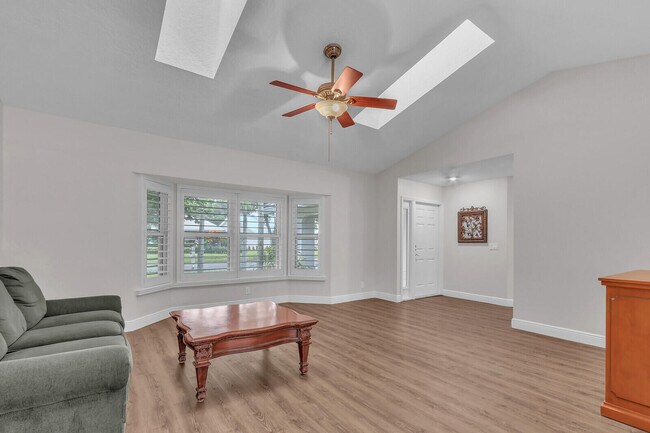 Building Photo - 18791 Misty Lake Dr