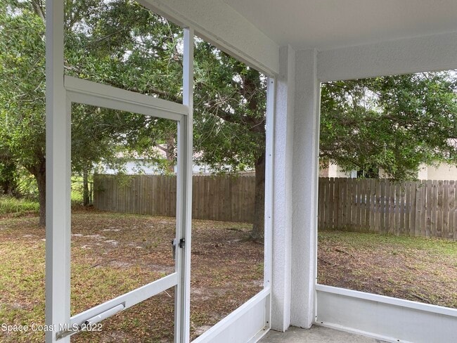 Building Photo - 1737 Fairlight St NW