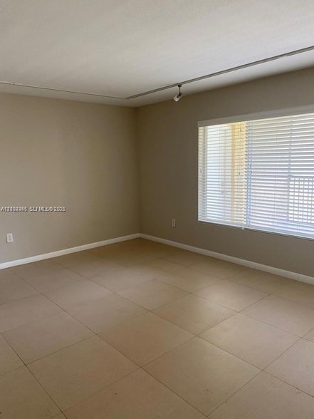 Building Photo - 2371 NW 33rd St