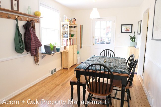Building Photo - 3 br, 1 bath House - 1014 W Lakewood Ave