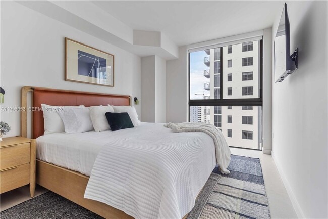 Building Photo - 11 NE 6th St