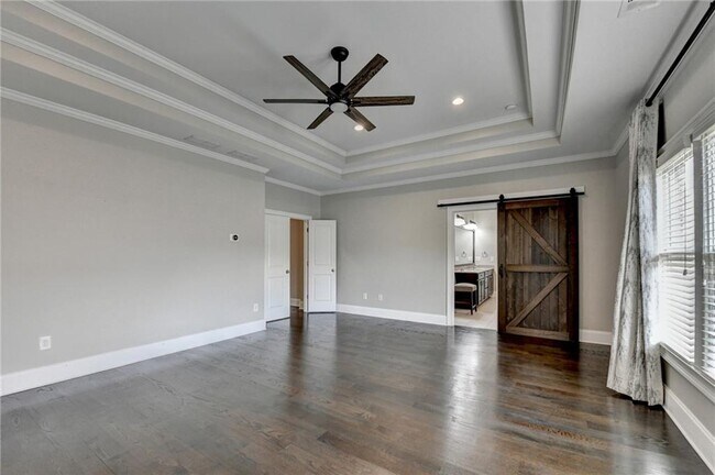 Building Photo - 11653 Parkside Ave