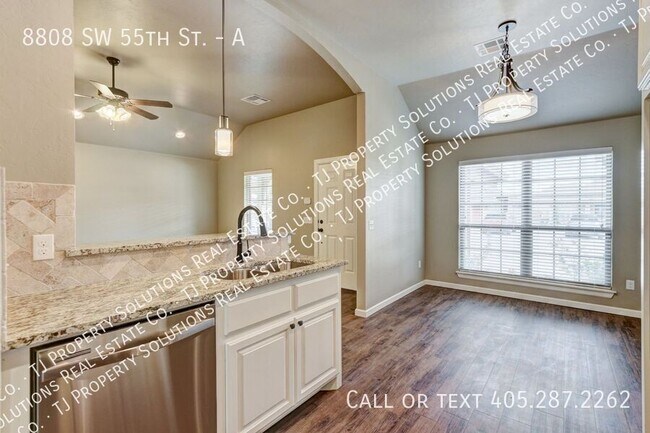 Building Photo - Two bedroom cottage in OKC!