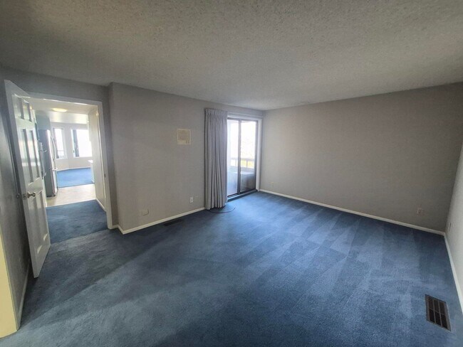 Building Photo - Move in Special 1/2 Off First Month! Amazing Views! 2 Bedroom Condo for Rent in the Fairhaven Nei...