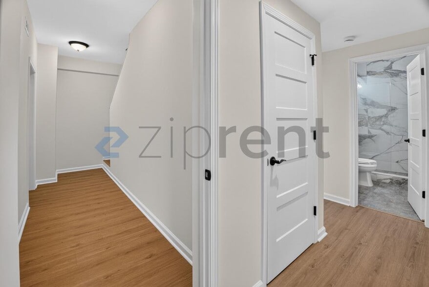Building Photo - Unit