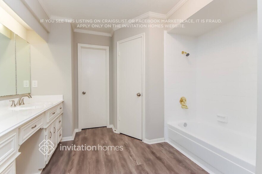 Building Photo - 3807 El James Dr