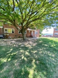 Building Photo - 157 White Plains Rd