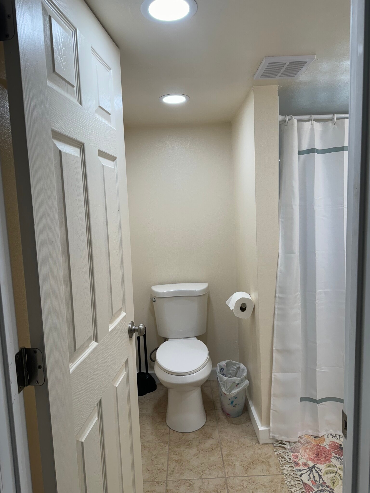 bathroom - 1606 NE Edge Park Dr