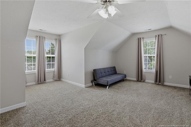 Building Photo - 420 Thorncliff Dr