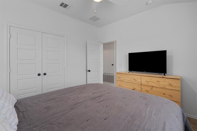 Building Photo - 6408 Wagon Spring St