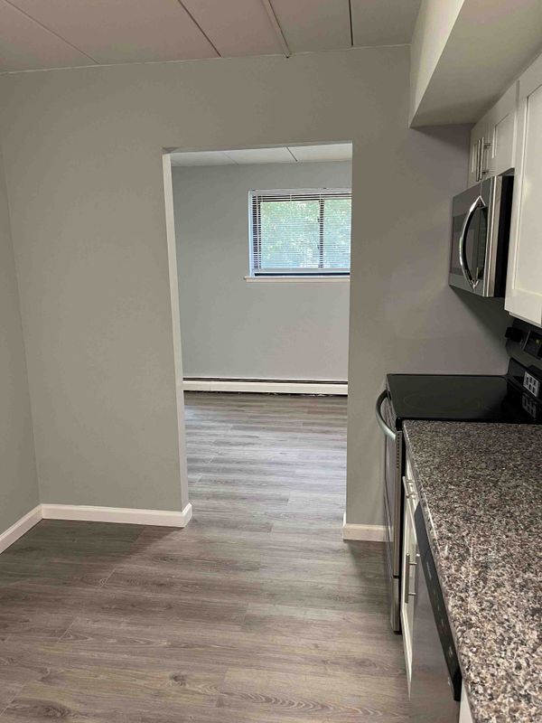 Building Photo - 1575 W Street Rd