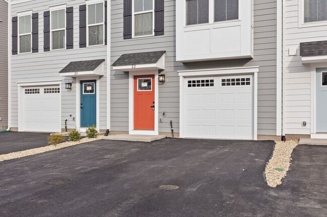 Building Photo - 22 Iron Horse Ln