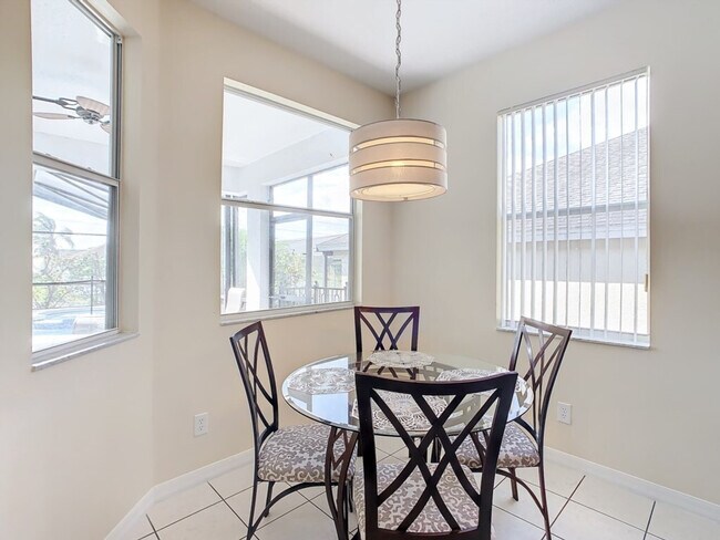 Building Photo - 846 Orista Dr