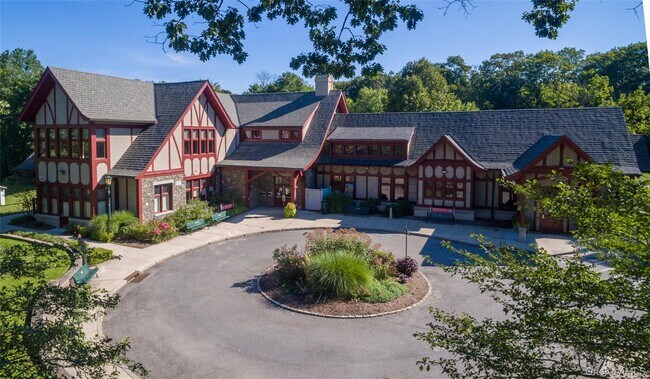 Building Photo - 280 N State Rd