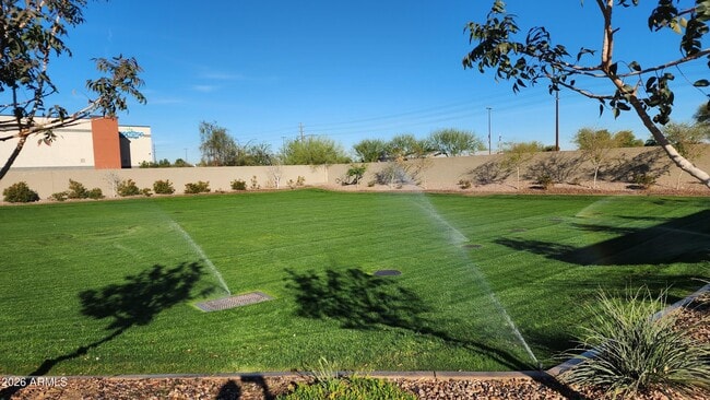 Building Photo - 2934 E Augusta Ave