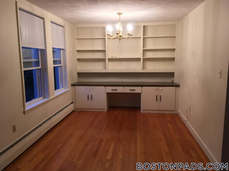 Building Photo - 312 Tappan St