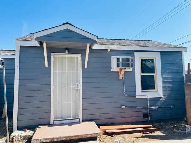 Primary Photo - 3730 Ivy St