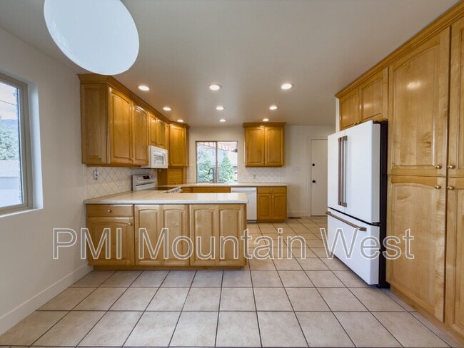 Building Photo - 345 S 850 E