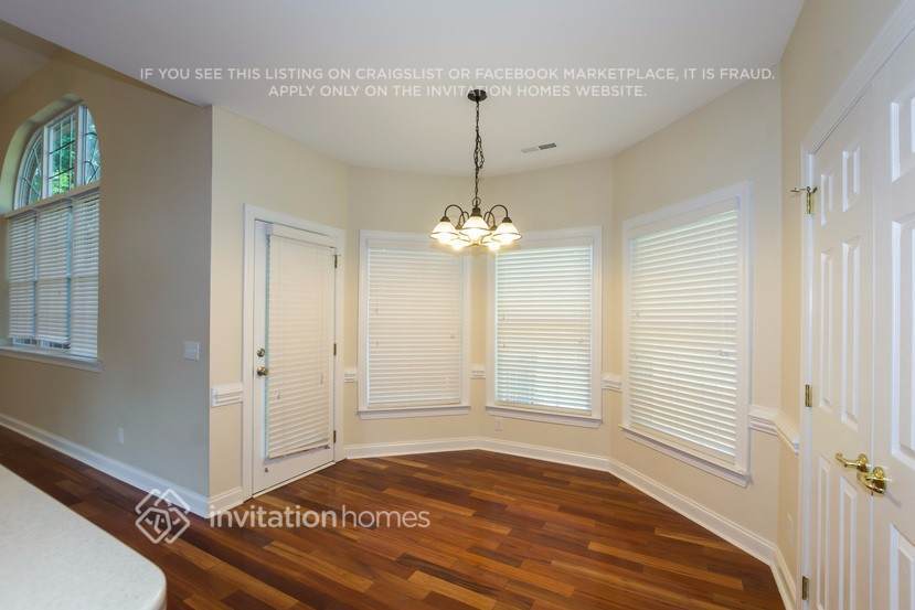 Building Photo - 7000 Weddington Brook Dr