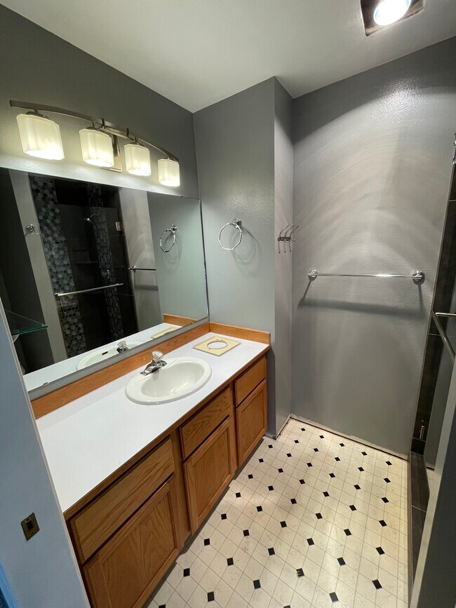 Building Photo - 707 125th Pl NW