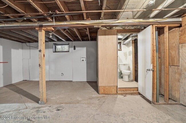 Building Photo - 239 Division St